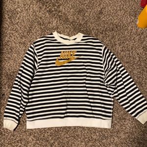 Nike crew neck sweatshirt